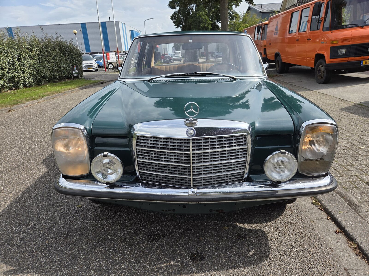 Mercedes-Benz 220 (W115) auto - Autovettura: foto 2 Mercedes-Benz 220 (W115) auto - Autovettura: foto 2