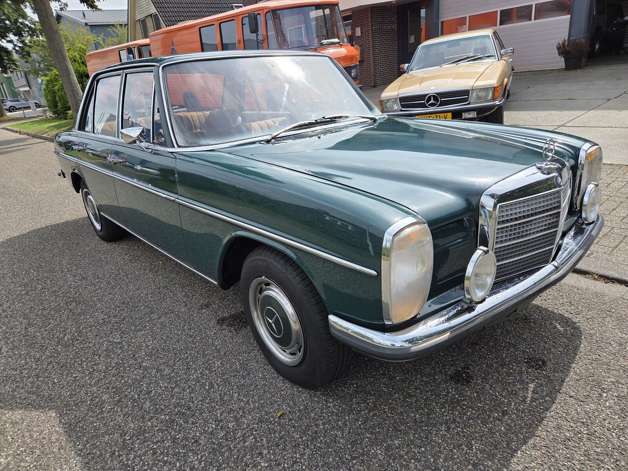 Mercedes-Benz 220 (W115) auto - Autovettura: foto 3 Mercedes-Benz 220 (W115) auto - Autovettura: foto 3