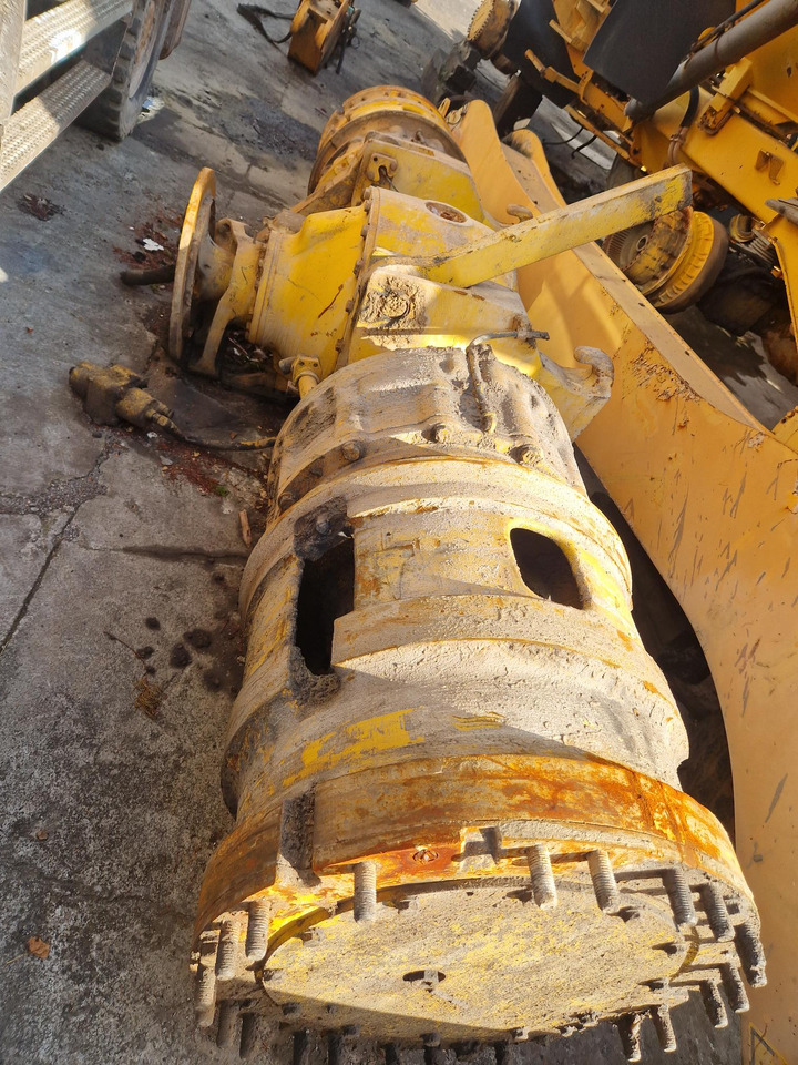 EJE TRASERO KOMATSU KWA055HD-4 - Assali e ricambi per Macchina da cantiere: foto 2 EJE TRASERO KOMATSU KWA055HD-4 - Assali e ricambi per Macchina da cantiere: foto 2