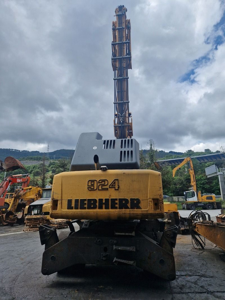 LIEBHERR A924C - Escavatore per movimentazione: foto 2 LIEBHERR A924C - Escavatore per movimentazione: foto 2