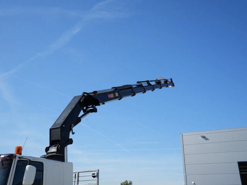 DAF CF 85 FAN Kraanwagen met bak, 47 t. HMF kraan - Camion con gru: foto 2 DAF CF 85 FAN Kraanwagen met bak, 47 t. HMF kraan - Camion con gru: foto 2