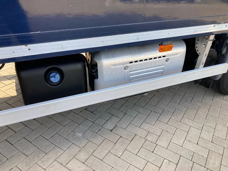 Autocarro furgonato DAF LF 210 Day Cab, Plywood Box, Zijdeur, Laadklep: foto 7