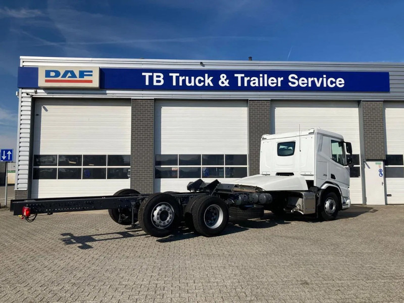 DAF XD 450 FAN CHASSIS SLEEPER CAB PTO STEERING LIFTAXLE 480WB - NEW - Autocarro telaio: foto 3 DAF XD 450 FAN CHASSIS SLEEPER CAB PTO STEERING LIFTAXLE 480WB - NEW - Autocarro telaio: foto 3