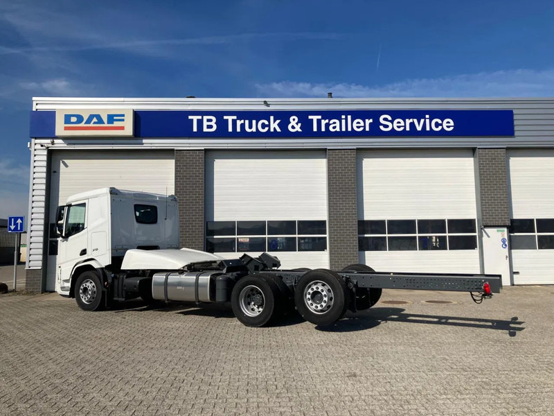 DAF XD 450 FAN CHASSIS SLEEPER CAB PTO STEERING LIFTAXLE 480WB - NEW - Autocarro telaio: foto 2 DAF XD 450 FAN CHASSIS SLEEPER CAB PTO STEERING LIFTAXLE 480WB - NEW - Autocarro telaio: foto 2