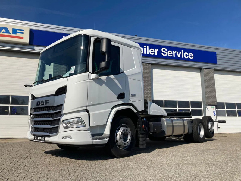 DAF XD 450 FAN CHASSIS SLEEPER CAB PTO STEERING LIFTAXLE 505WB - NEW - Autocarro telaio: foto 5 DAF XD 450 FAN CHASSIS SLEEPER CAB PTO STEERING LIFTAXLE 505WB - NEW - Autocarro telaio: foto 5