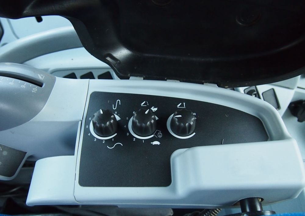 Trattore Ciągnik New Holland NH T6.140 2016 New Holland z Ładowaczem czołowym TUR: foto 6 Trattore Ciągnik New Holland NH T6.140 2016 New Holland z Ładowaczem czołowym TUR: foto 6