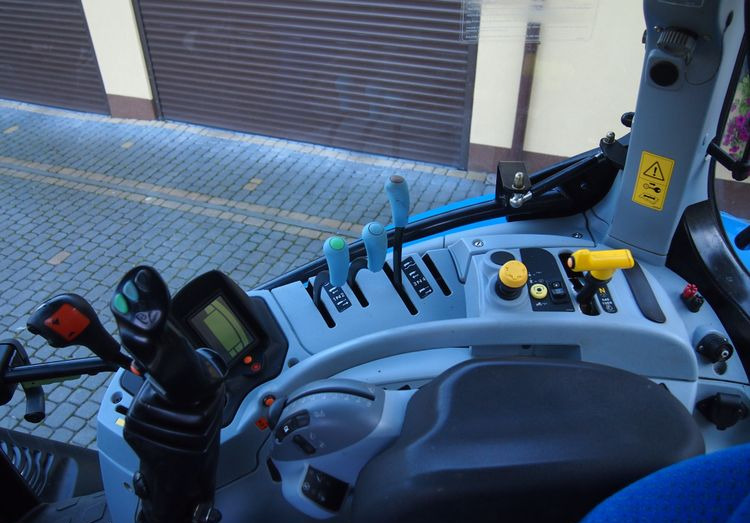 Trattore Ciągnik New Holland NH T6.140 2016 New Holland z Ładowaczem czołowym TUR: foto 10 Trattore Ciągnik New Holland NH T6.140 2016 New Holland z Ładowaczem czołowym TUR: foto 10