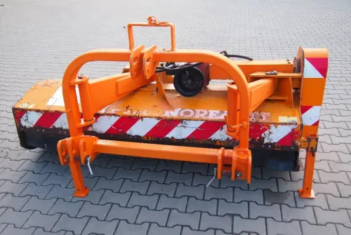 Kosiarka bijakowa 2M 2005 Szerokość robocza 2m - Trincia a martelli: foto 1 Kosiarka bijakowa 2M 2005 Szerokość robocza 2m - Trincia a martelli: foto 1