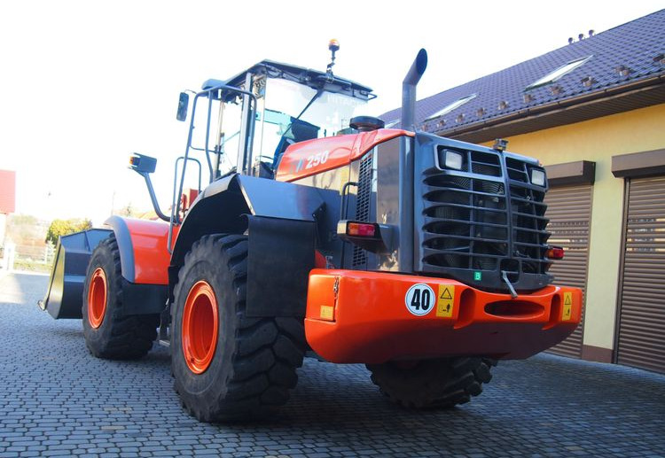 Ładowarka Hitachi ZW250 2010 Ładowarka Hitachi Waga, Centralne smarowanie - Pala gommata: foto 5 Ładowarka Hitachi ZW250 2010 Ładowarka Hitachi Waga, Centralne smarowanie - Pala gommata: foto 5