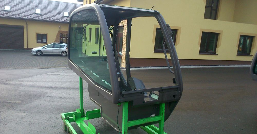 Ładowarka teleskopowa Manitou MT, MLT 2005 Kabina do Manitou - Cabina per Mezzo di movimentazione: foto 5 Ładowarka teleskopowa Manitou MT, MLT 2005 Kabina do Manitou - Cabina per Mezzo di movimentazione: foto 5