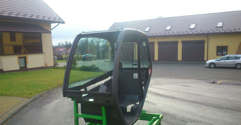 Ładowarka teleskopowa Manitou MT, MLT 2005 Kabina do Manitou - Cabina per Mezzo di movimentazione: foto 4 Ładowarka teleskopowa Manitou MT, MLT 2005 Kabina do Manitou - Cabina per Mezzo di movimentazione: foto 4