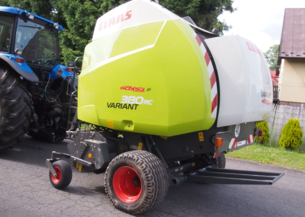 Prasa Claas VARIANT 380 RC 2014 Prasa rolująca z nożami i opuszczana podłoga - Rotopressa: foto 2 Prasa Claas VARIANT 380 RC 2014 Prasa rolująca z nożami i opuszczana podłoga - Rotopressa: foto 2