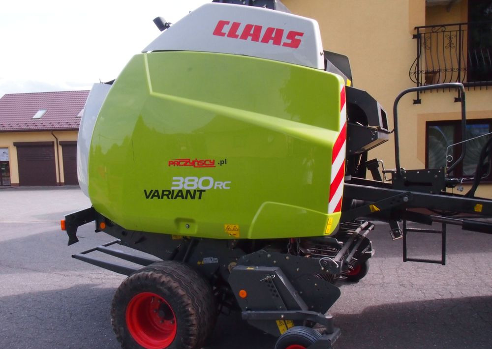 Prasa Claas VARIANT 380 RC 2014 Prasa rolująca z nożami i opuszczana podłoga - Rotopressa: foto 3 Prasa Claas VARIANT 380 RC 2014 Prasa rolująca z nożami i opuszczana podłoga - Rotopressa: foto 3