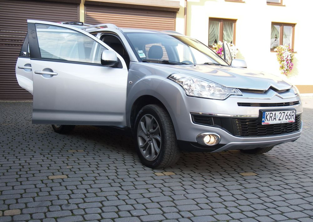 Samochód Citroen C-Crosser 2.2 HDI 2010 Samochód osobowy SUW 4x4 - Autovettura: foto 3 Samochód Citroen C-Crosser 2.2 HDI 2010 Samochód osobowy SUW 4x4 - Autovettura: foto 3