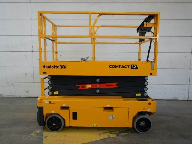 Haulotte Compact 12 AE - Piattaforma a pantografo: foto 1 Haulotte Compact 12 AE - Piattaforma a pantografo: foto 1