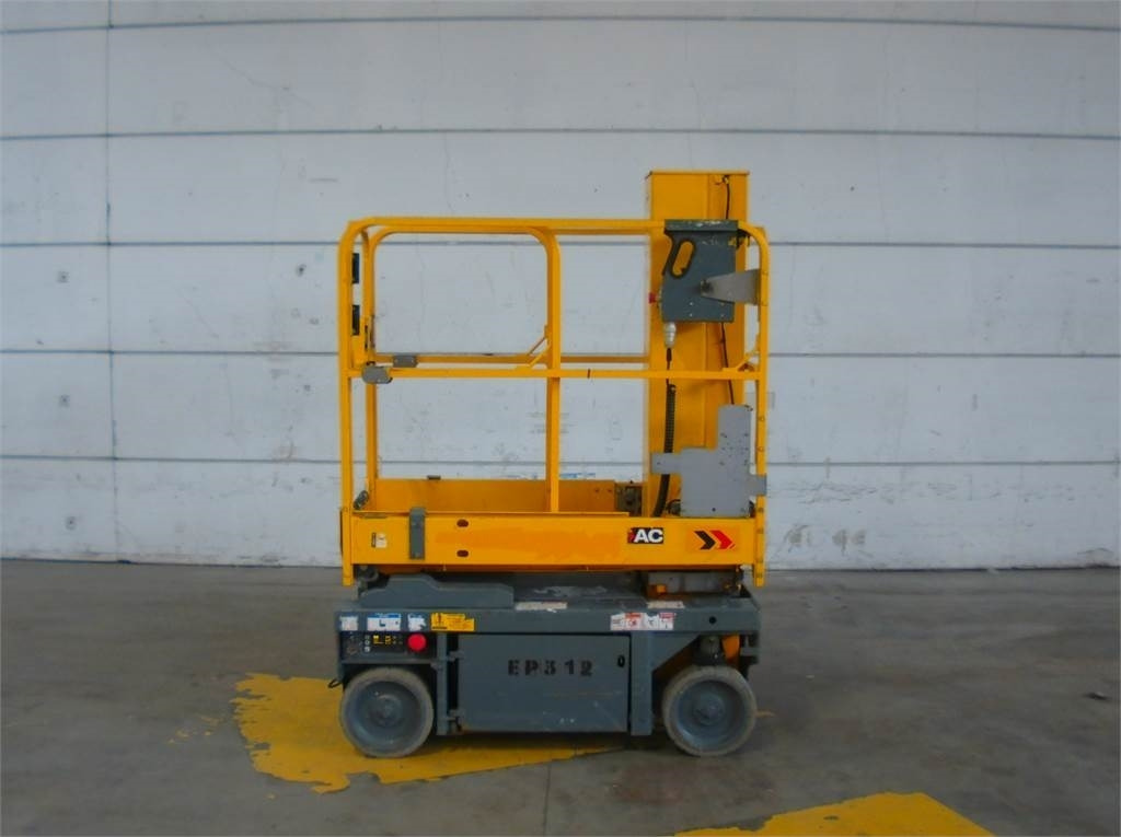 Haulotte STAR8S - Elevatore verticale: foto 1 Haulotte STAR8S - Elevatore verticale: foto 1