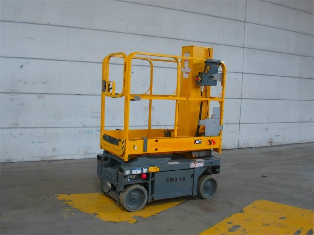 Haulotte STAR8S - Elevatore verticale: foto 2 Haulotte STAR8S - Elevatore verticale: foto 2