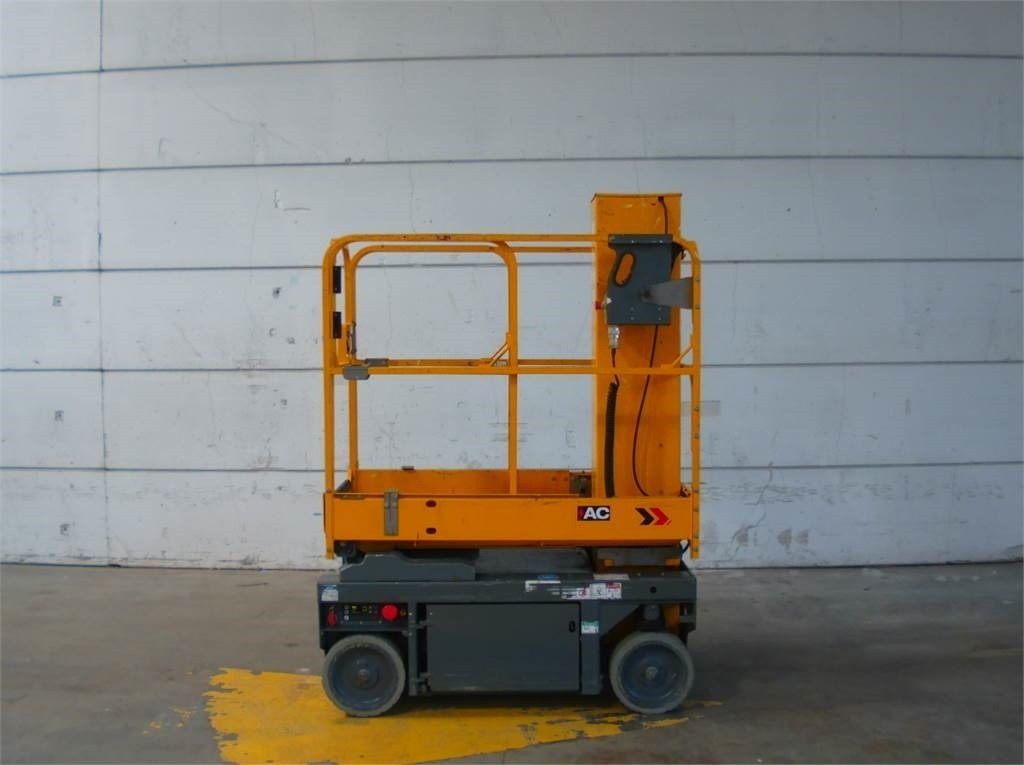 Haulotte STAR8S - Elevatore verticale: foto 1 Haulotte STAR8S - Elevatore verticale: foto 1