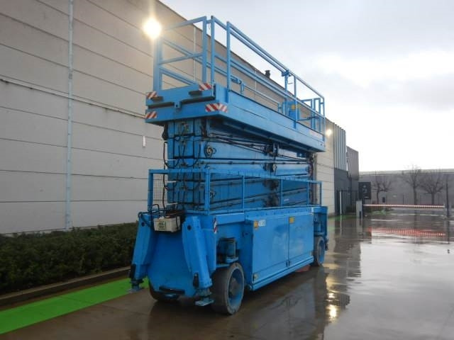 Holland Lift N-265EL13 4WDS/N - Piattaforma a pantografo: foto 2 Holland Lift N-265EL13 4WDS/N - Piattaforma a pantografo: foto 2