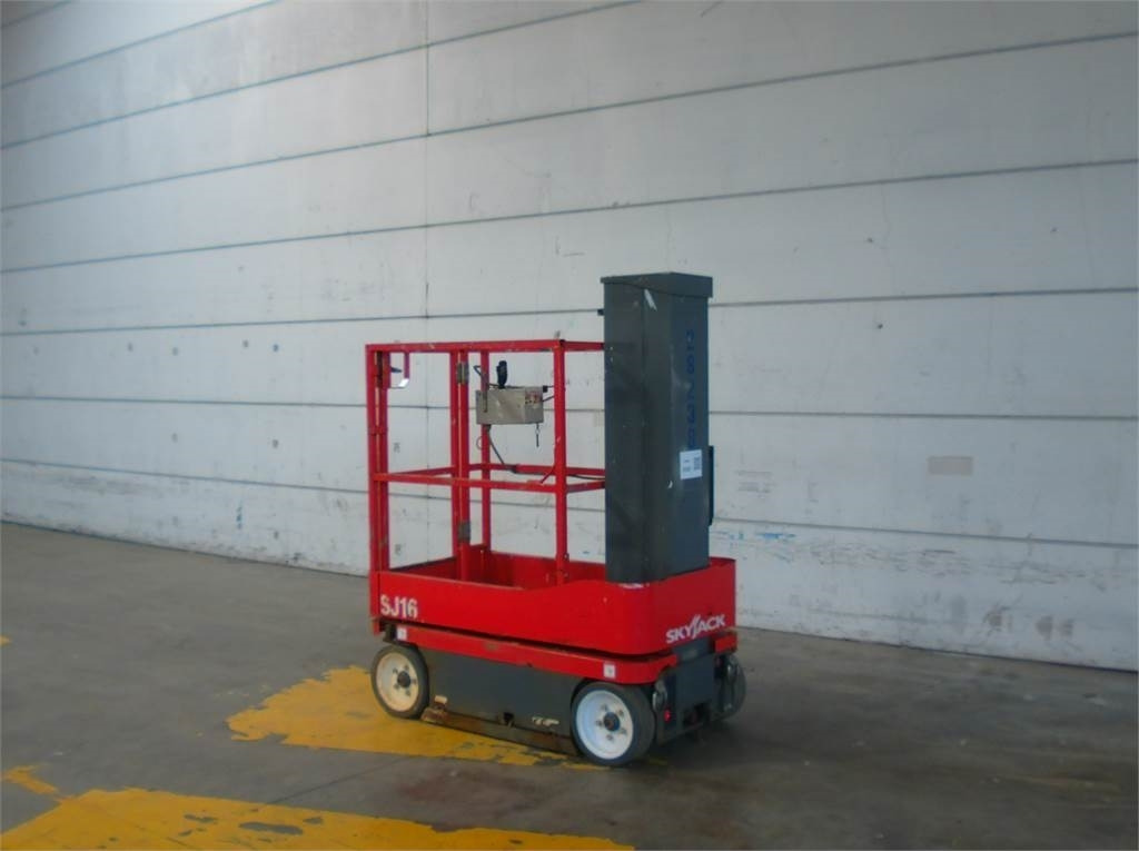 SkyJack SJ16 - Elevatore verticale: foto 2 SkyJack SJ16 - Elevatore verticale: foto 2