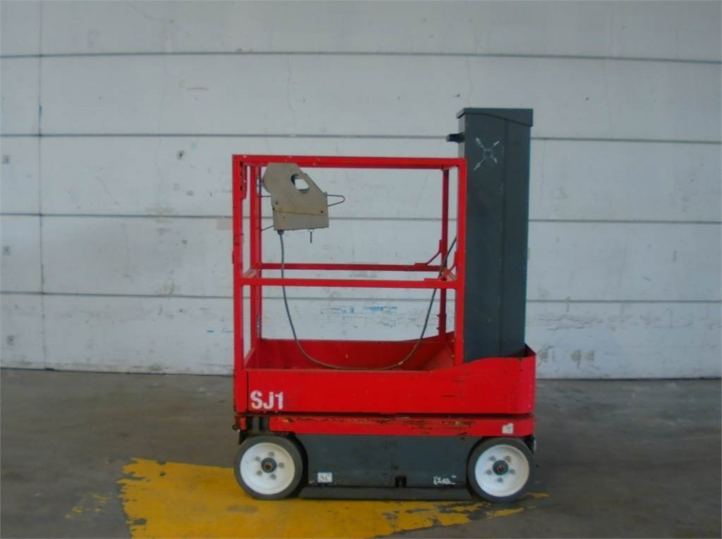 SkyJack SJ16 - Elevatore verticale: foto 1 SkyJack SJ16 - Elevatore verticale: foto 1