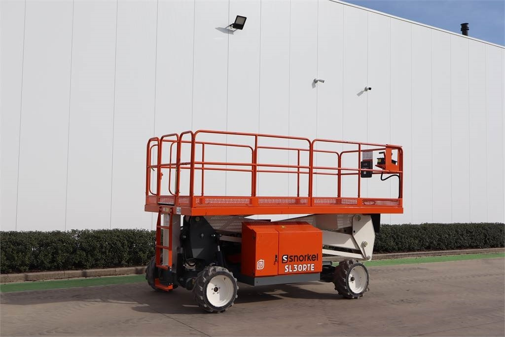 Snorkel SL30RTE - Piattaforma a pantografo: foto 2 Snorkel SL30RTE - Piattaforma a pantografo: foto 2
