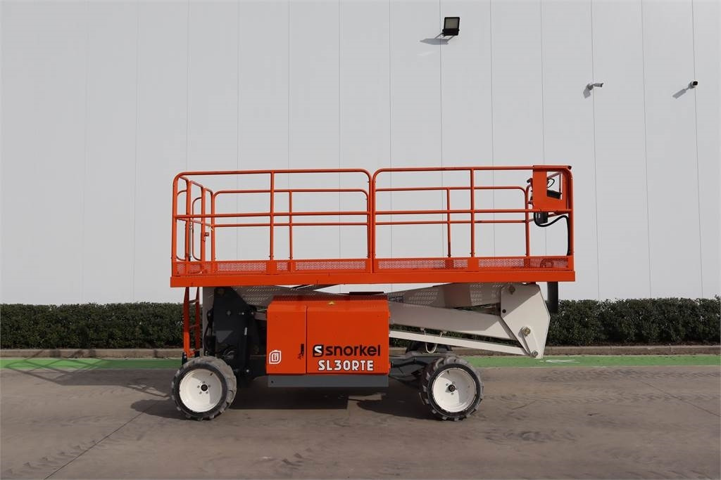Snorkel SL30RTE - Piattaforma a pantografo: foto 1 Snorkel SL30RTE - Piattaforma a pantografo: foto 1