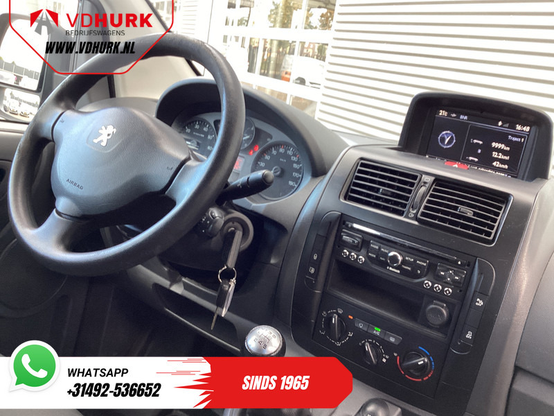 Peugeot Expert 2.0 HDI 130 pk L2 Dubbel Cabine DC EXPORT Airco/ Cruise/ Navi/ PDC/ Trekhaak - Furgoncino, Furgone doppia cabina: foto 3 Peugeot Expert 2.0 HDI 130 pk L2 Dubbel Cabine DC EXPORT Airco/ Cruise/ Navi/ PDC/ Trekhaak - Furgoncino, Furgone doppia cabina: foto 3