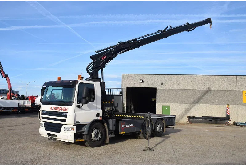 DAF CF 75.250 - Camion con gru: foto 2 DAF CF 75.250 - Camion con gru: foto 2