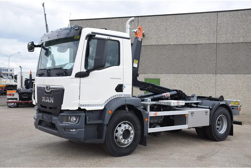 MAN TGM 18.320 - Autocarro scarrabile: foto 2 MAN TGM 18.320 - Autocarro scarrabile: foto 2