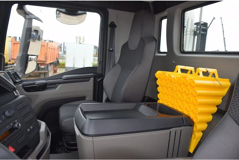 MAN TGS 33.440 - Autocarro scarrabile: foto 5 MAN TGS 33.440 - Autocarro scarrabile: foto 5