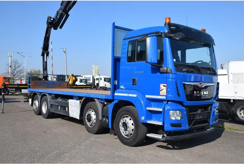 MAN TGS 35.500 Hydrodrive - Camion con gru: foto 1 MAN TGS 35.500 Hydrodrive - Camion con gru: foto 1