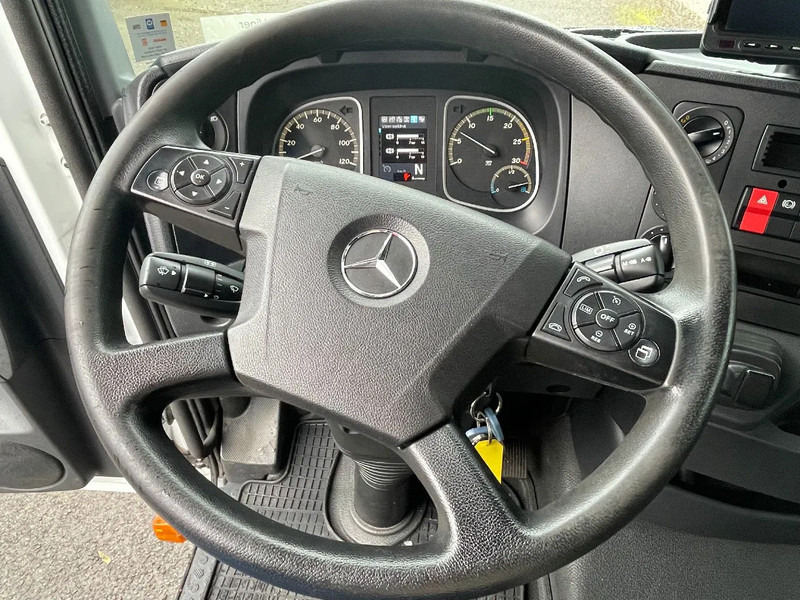 Mercedes-Benz Atego 1221 *Cruise control*Bluetooth*Elektrisch verstelbare en verwarmde spiegels - Autocarro frigorifero: foto 3 Mercedes-Benz Atego 1221 *Cruise control*Bluetooth*Elektrisch verstelbare en verwarmde spiegels - Autocarro frigorifero: foto 3