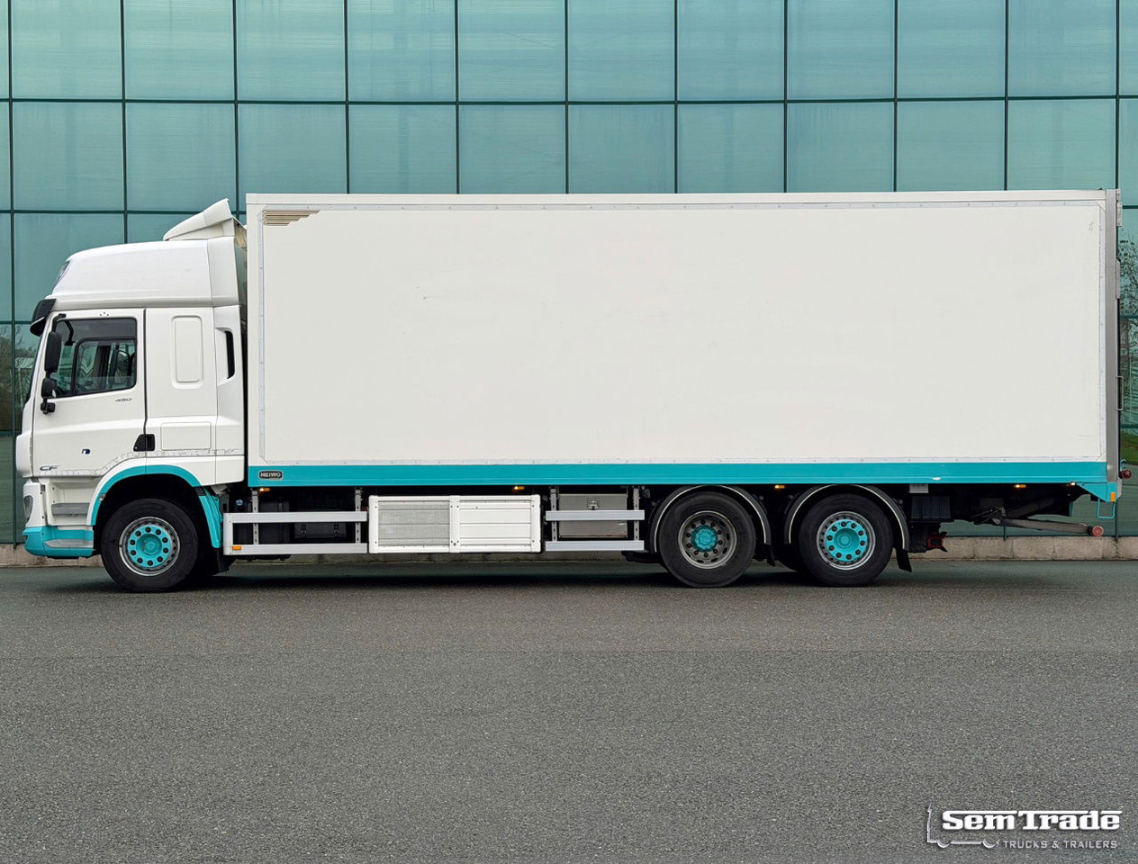 DAF CF 450 SC Heiwo Isolated BOX 875 x 250 x 275 INS. Carrier Cooling 340.000 KM Tail Lift Super Condition NEW APK - TUV - Autocarro frigorifero: foto 2 DAF CF 450 SC Heiwo Isolated BOX 875 x 250 x 275 INS. Carrier Cooling 340.000 KM Tail Lift Super Condition NEW APK - TUV - Autocarro frigorifero: foto 2
