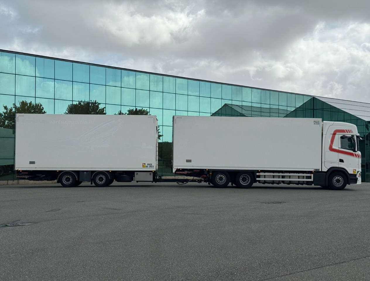 Scania S500 6X2 Retarder 50 CC Combi 2x Taillift TOP Condition Holland Truck - Autocarro frigorifero: foto 4 Scania S500 6X2 Retarder 50 CC Combi 2x Taillift TOP Condition Holland Truck - Autocarro frigorifero: foto 4