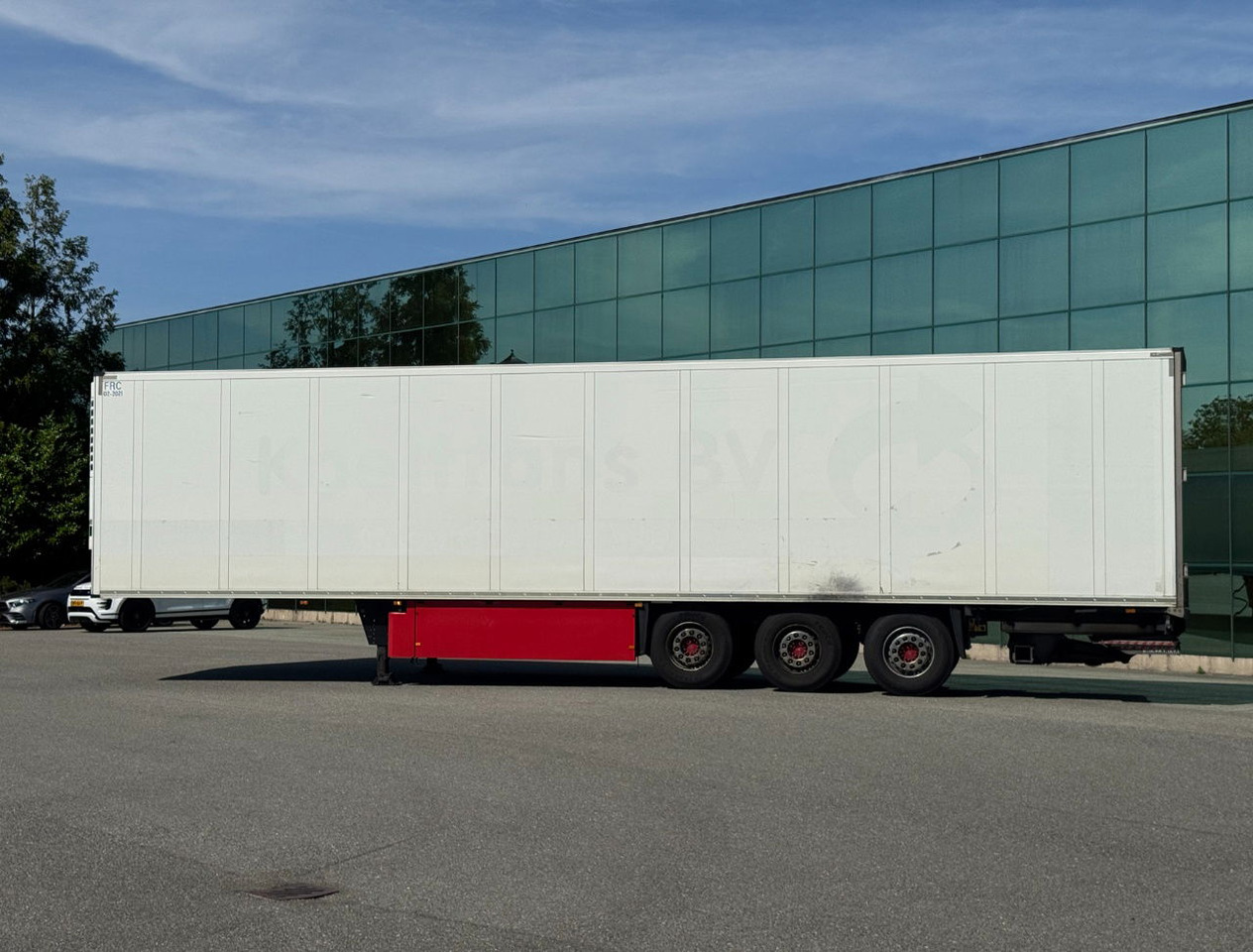 Schmitz Cargobull SCBS3B 270 CM High Flower Wide Liftaxle Tail Lift NL Trailer 6 - Semirimorchio frigorifero: foto 2 Schmitz Cargobull SCBS3B 270 CM High Flower Wide Liftaxle Tail Lift NL Trailer 6 - Semirimorchio frigorifero: foto 2