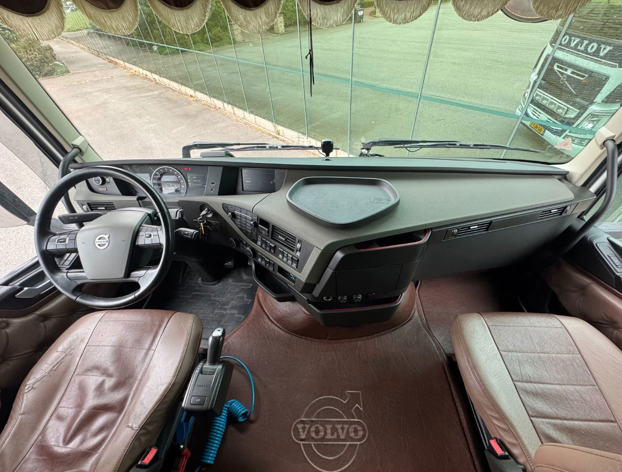 Trattore stradale Volvo FH Globetrotter 6X2 701.000 KM Super Condition NL Truck: foto 9 Trattore stradale Volvo FH Globetrotter 6X2 701.000 KM Super Condition NL Truck: foto 9