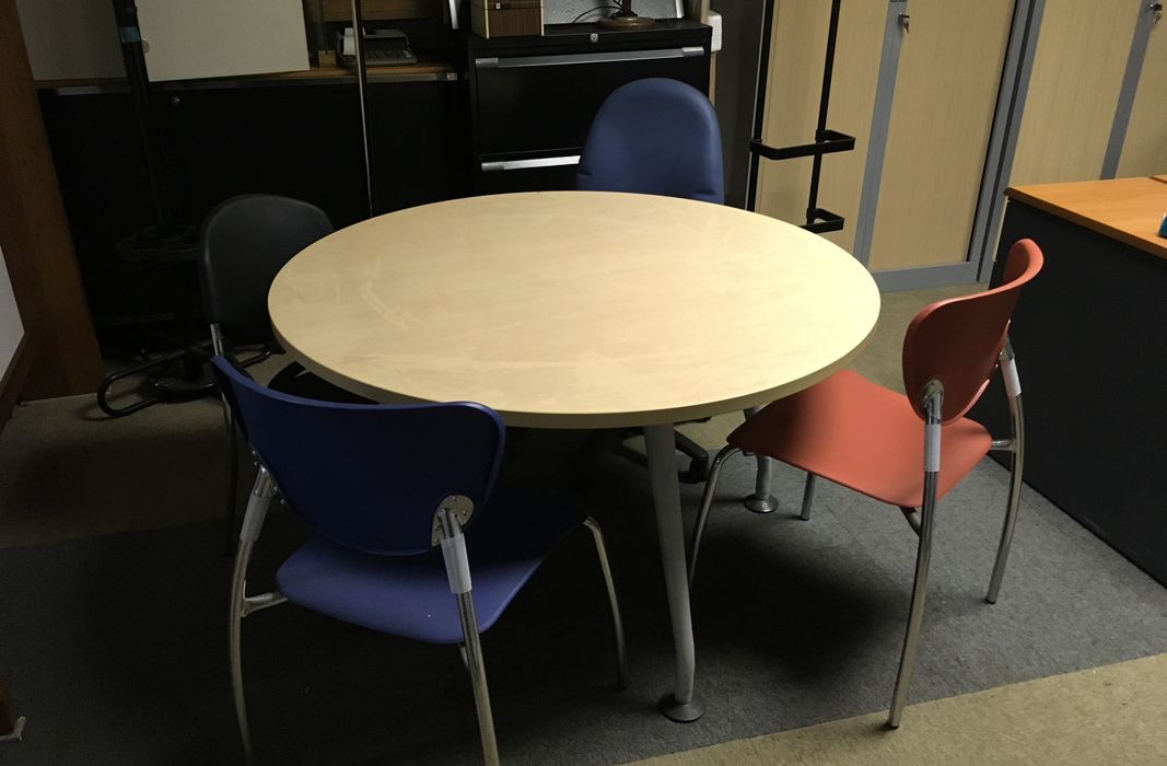 Mobilier de bureau Occasion et Neuf - Attrezzo/ Attrezzature: foto 4 Mobilier de bureau Occasion et Neuf - Attrezzo/ Attrezzature: foto 4