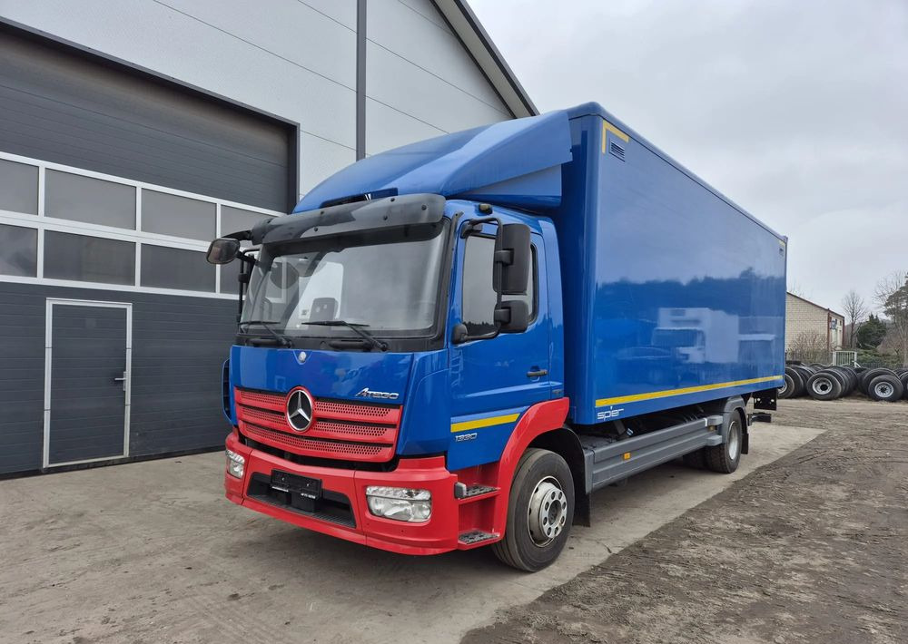 Mercedes-Benz Atego 1330 Euro 6 - Autocarro furgonato: foto 1 Mercedes-Benz Atego 1330 Euro 6 - Autocarro furgonato: foto 1