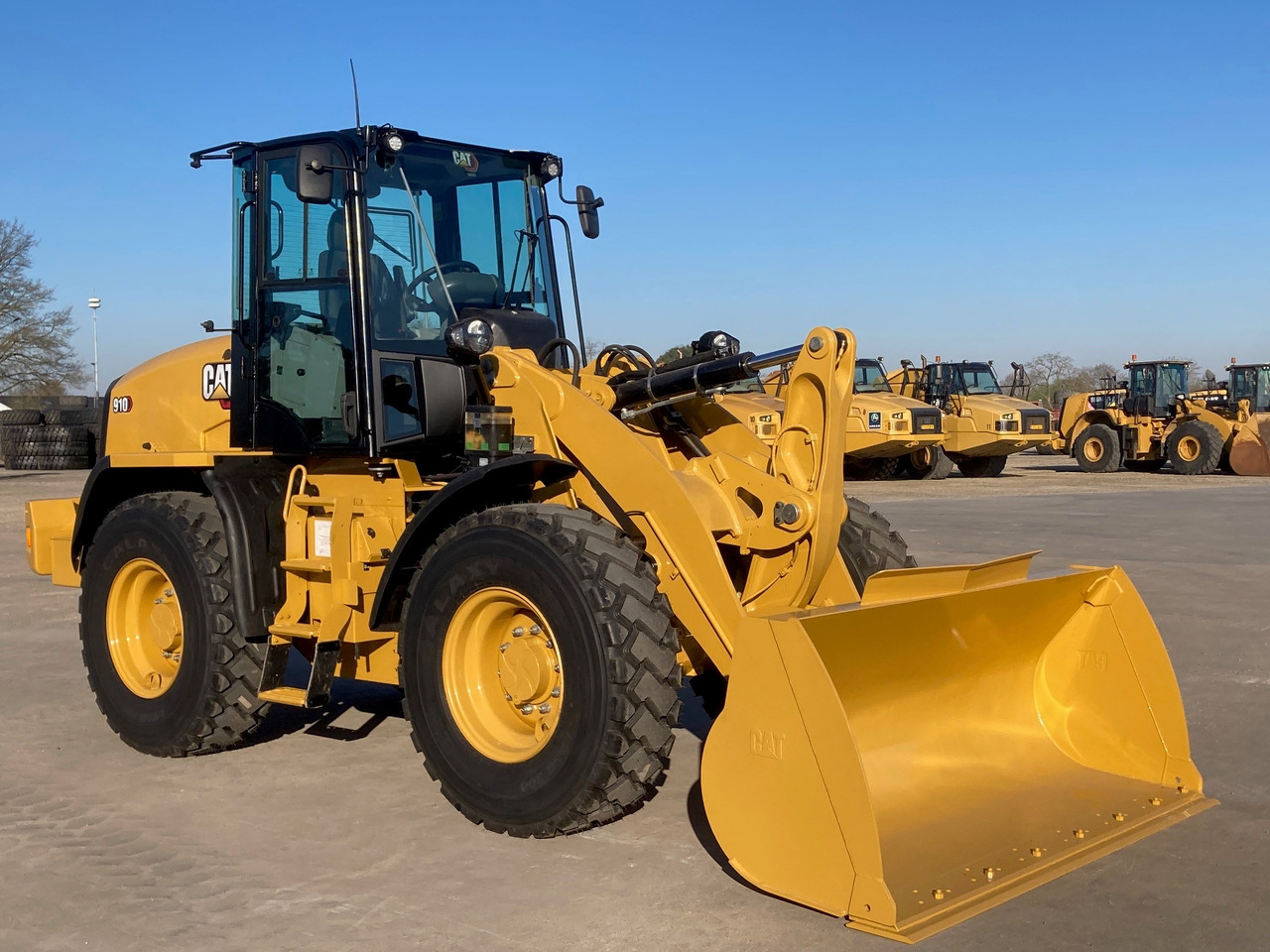 CATERPILLAR 910 - Pala gommata: foto 4 CATERPILLAR 910 - Pala gommata: foto 4
