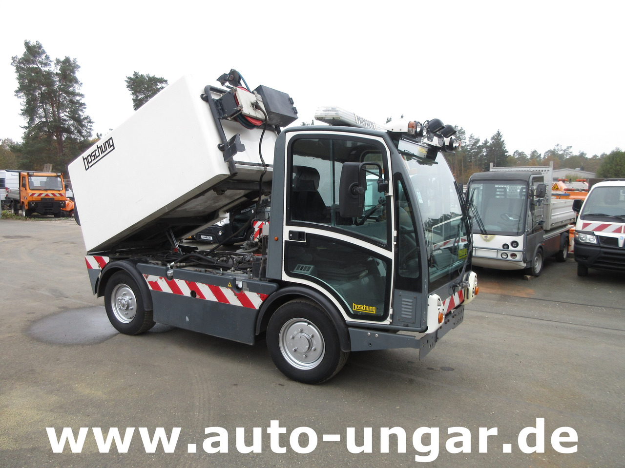 Boschung L3 mit Hochdruckreiniger am Heck Wasserwagen Waschwagen Kärcher Gießarm - Macchina per la pulizia: foto 2 Boschung L3 mit Hochdruckreiniger am Heck Wasserwagen Waschwagen Kärcher Gießarm - Macchina per la pulizia: foto 2
