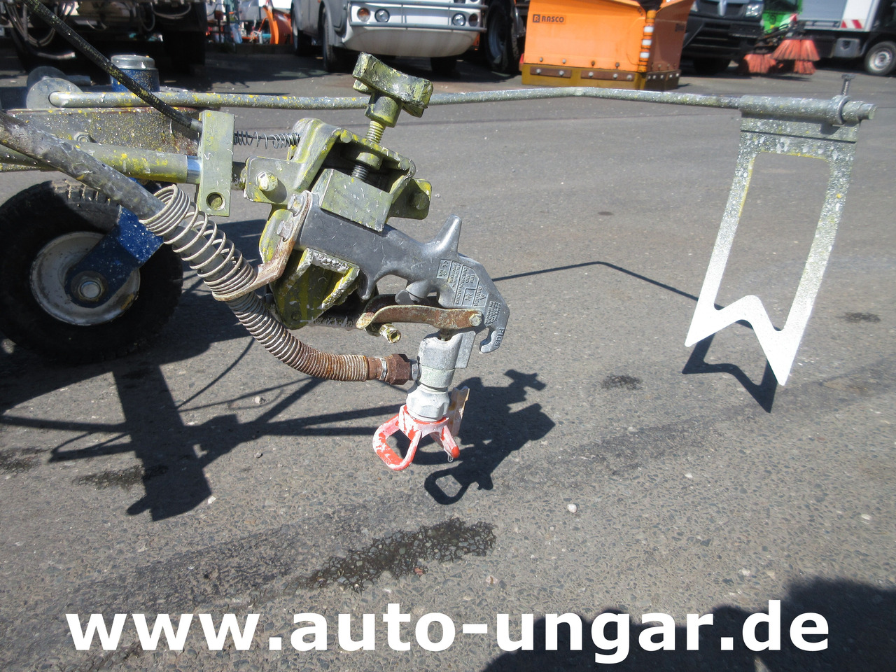 Graco LineLazer III 3900 Linedriver ride-on striper Roadmarking Straßenmarkierung - Asfaltatrice: foto 5 Graco LineLazer III 3900 Linedriver ride-on striper Roadmarking Straßenmarkierung - Asfaltatrice: foto 5