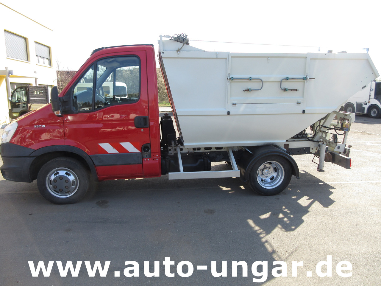 Iveco 35C13 TECNO URBIS 6 Müllwagen 3.500kg Micro BOM Mini Garbage Truck - Camion immondizia: foto 4 Iveco 35C13 TECNO URBIS 6 Müllwagen 3.500kg Micro BOM Mini Garbage Truck - Camion immondizia: foto 4