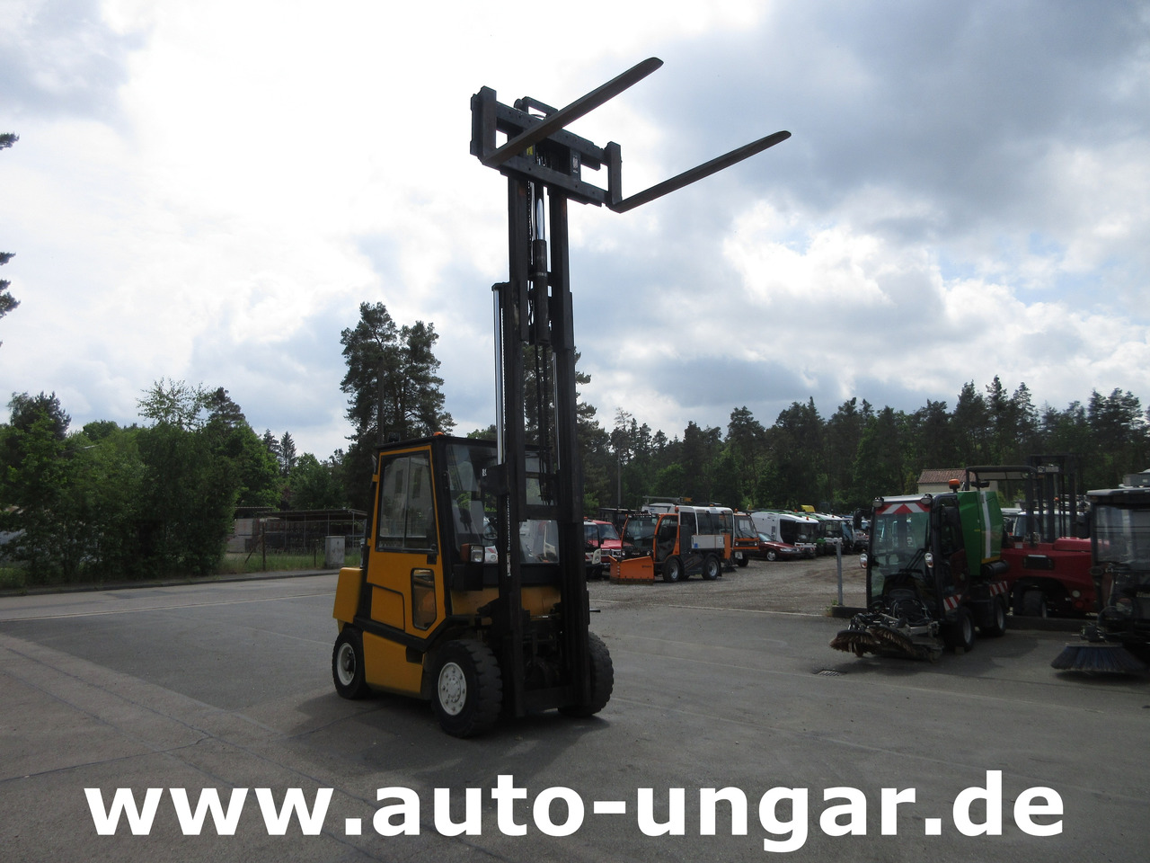 JUNGHEINRICH DFG 40 Diesel Gabelstapler 4.000kg Freihub Steinbock Yale Still Boss - Carrello elevatore diesel: foto 2 JUNGHEINRICH DFG 40 Diesel Gabelstapler 4.000kg Freihub Steinbock Yale Still Boss - Carrello elevatore diesel: foto 2