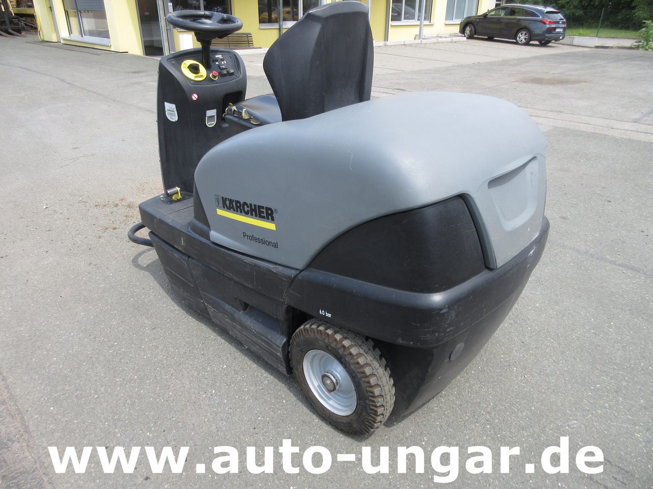 KÄRCHER KM 100/100 RBP Pack 1.280-112.0 elektrische Parkplatzkehrmaschine Hallenkehrmaschine Elektro - Spazzatrice stradale: foto 5 KÄRCHER KM 100/100 RBP Pack 1.280-112.0 elektrische Parkplatzkehrmaschine Hallenkehrmaschine Elektro - Spazzatrice stradale: foto 5