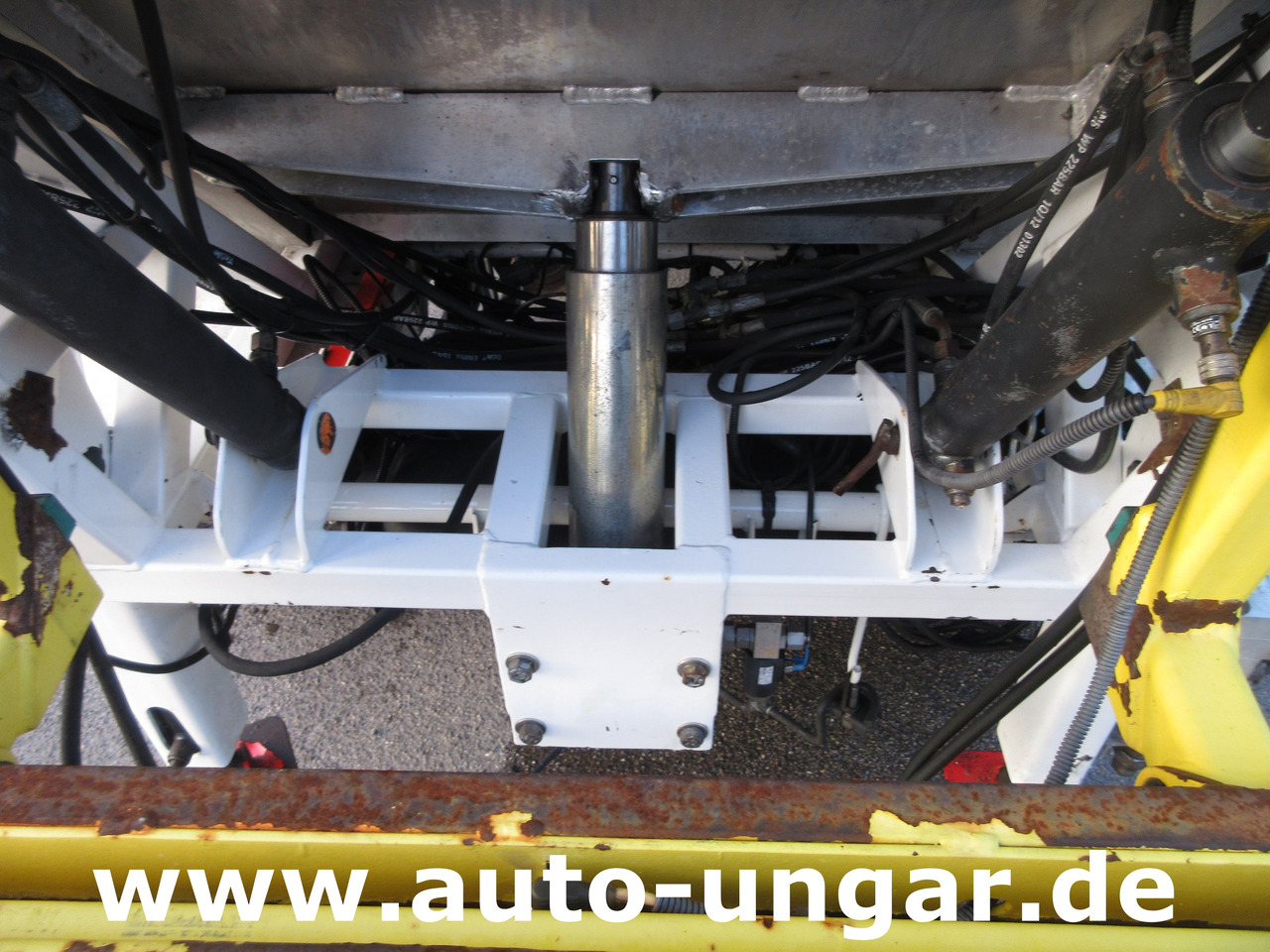Piaggio Maxxi D120 Diesel Müllwagen Bj. 2012 BOM Garbage Truck °1067 - Camion immondizia: foto 5 Piaggio Maxxi D120 Diesel Müllwagen Bj. 2012 BOM Garbage Truck °1067 - Camion immondizia: foto 5
