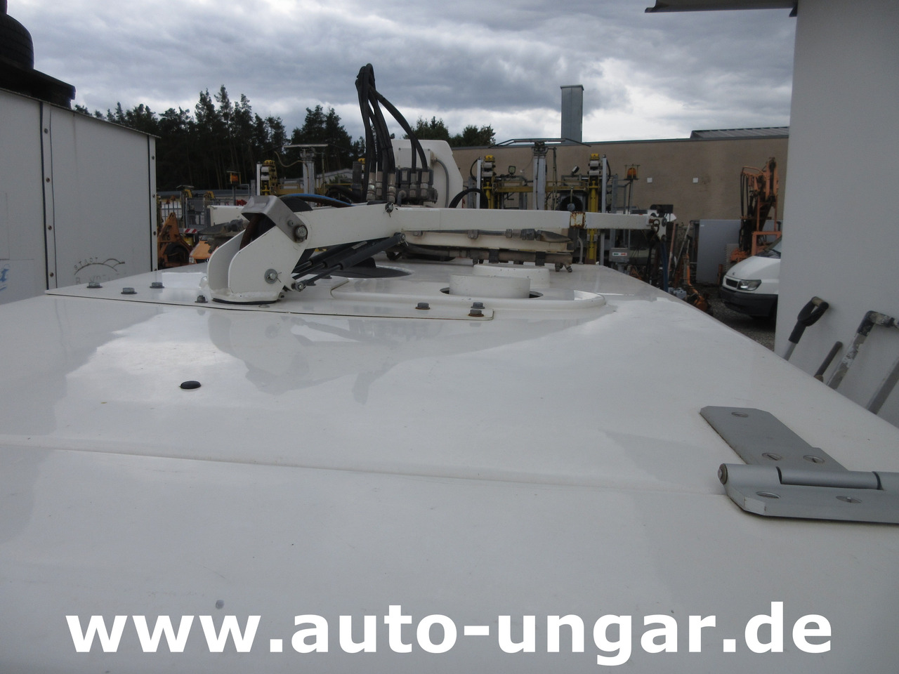 CMAR NC300 Schwemmaufbau Laveuse Bj. 2014 für Multicar Tremo Hochdruck - Veicolo speciale/ Comunale: foto 4 CMAR NC300 Schwemmaufbau Laveuse Bj. 2014 für Multicar Tremo Hochdruck - Veicolo speciale/ Comunale: foto 4