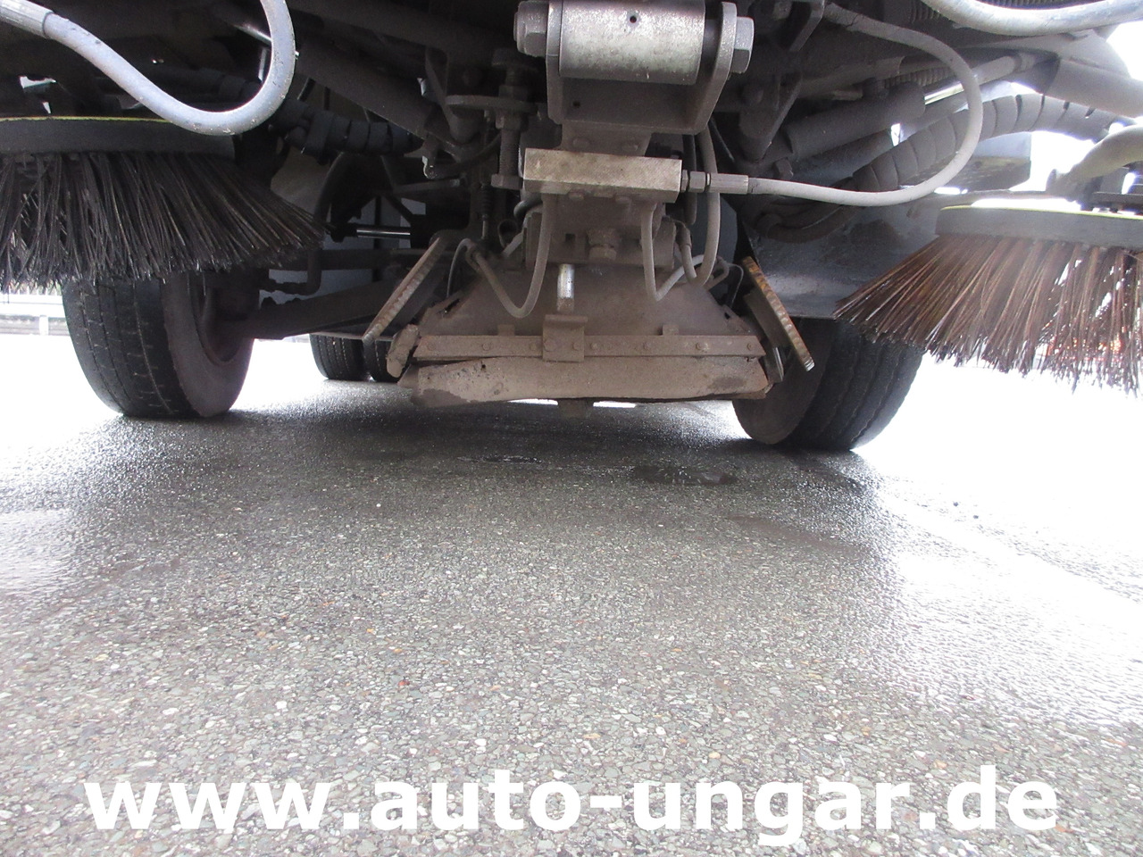 RAVO 545 Compact Kehrmaschine 5m³ Kommunalfahrzeug Baujahr 2010 streetsweeper - Veicolo speciale/ Comunale: foto 4 RAVO 545 Compact Kehrmaschine 5m³ Kommunalfahrzeug Baujahr 2010 streetsweeper - Veicolo speciale/ Comunale: foto 4
