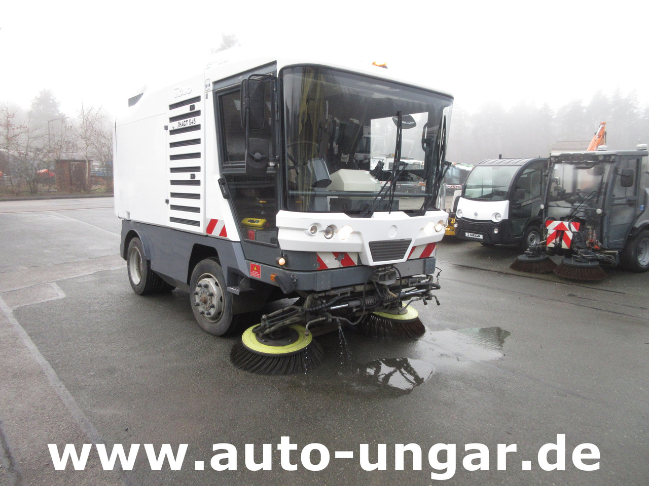 RAVO 545 Compact Kehrmaschine 5m³ Kommunalfahrzeug Baujahr 2010 streetsweeper - Veicolo speciale/ Comunale: foto 1 RAVO 545 Compact Kehrmaschine 5m³ Kommunalfahrzeug Baujahr 2010 streetsweeper - Veicolo speciale/ Comunale: foto 1