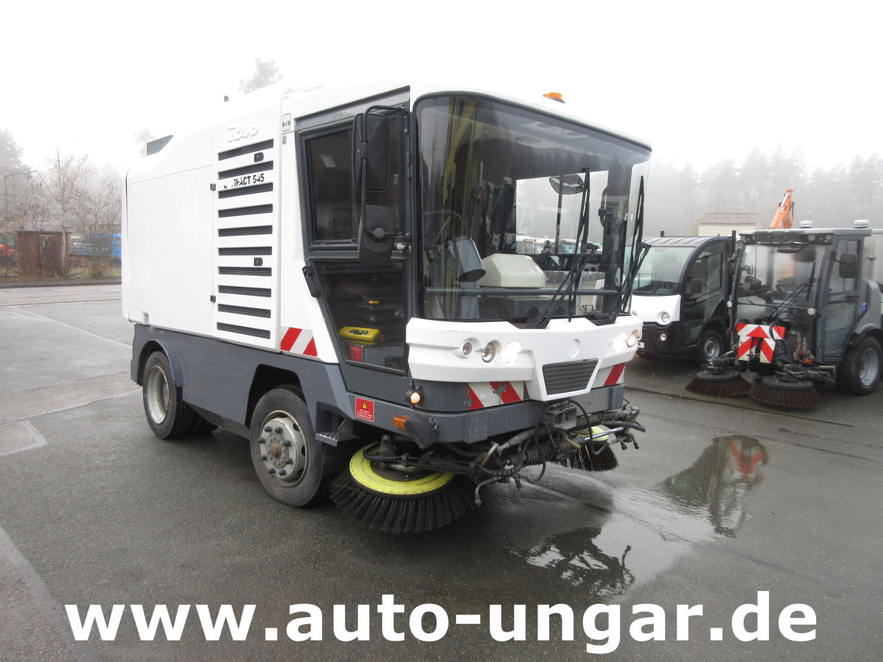 RAVO 545 Compact Kehrmaschine 5m³ Kommunalfahrzeug Baujahr 2010 streetsweeper - Veicolo speciale/ Comunale: foto 3 RAVO 545 Compact Kehrmaschine 5m³ Kommunalfahrzeug Baujahr 2010 streetsweeper - Veicolo speciale/ Comunale: foto 3